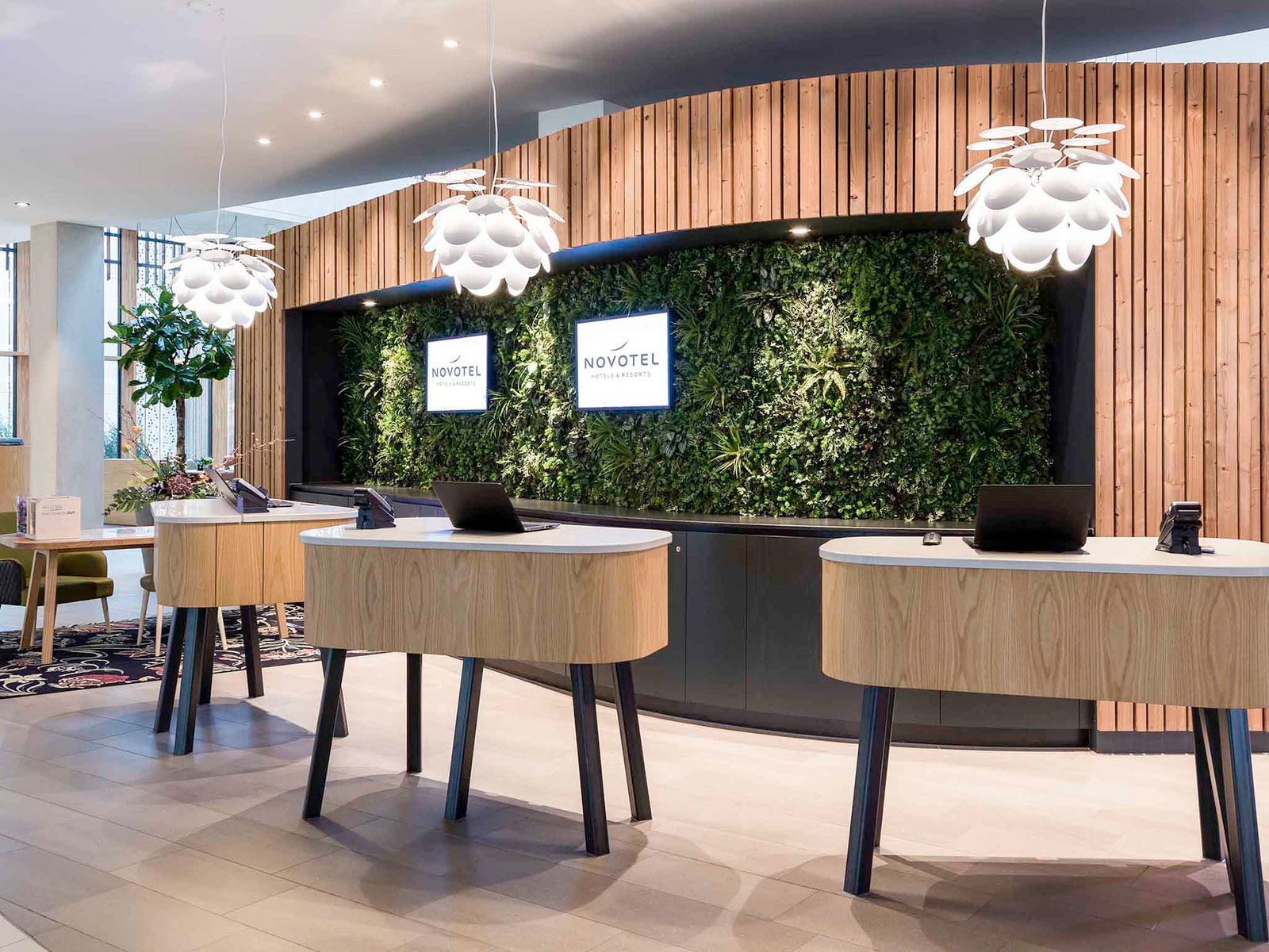 http://www.accorhotels.com/7060