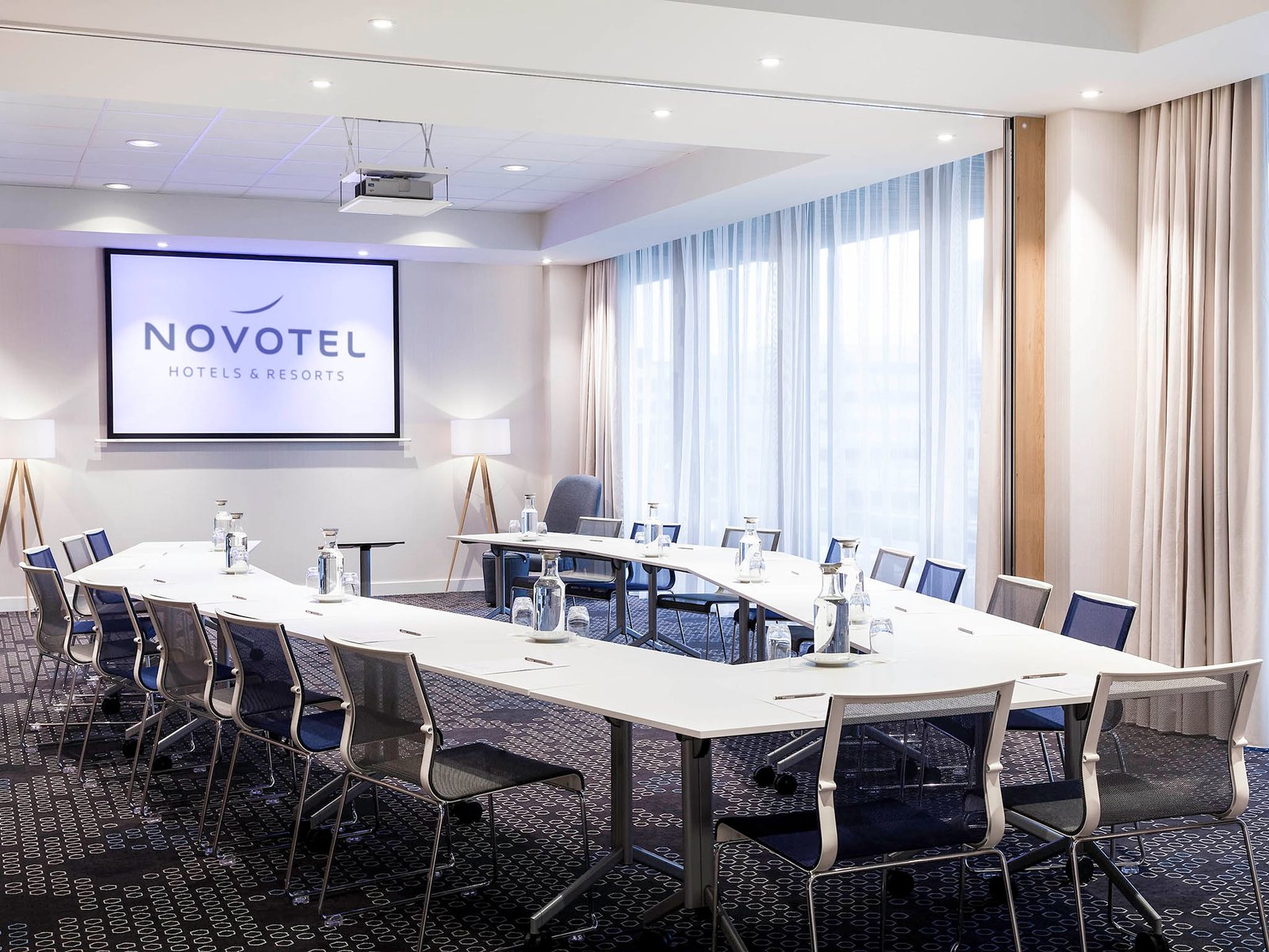 http://www.accorhotels.com/7060